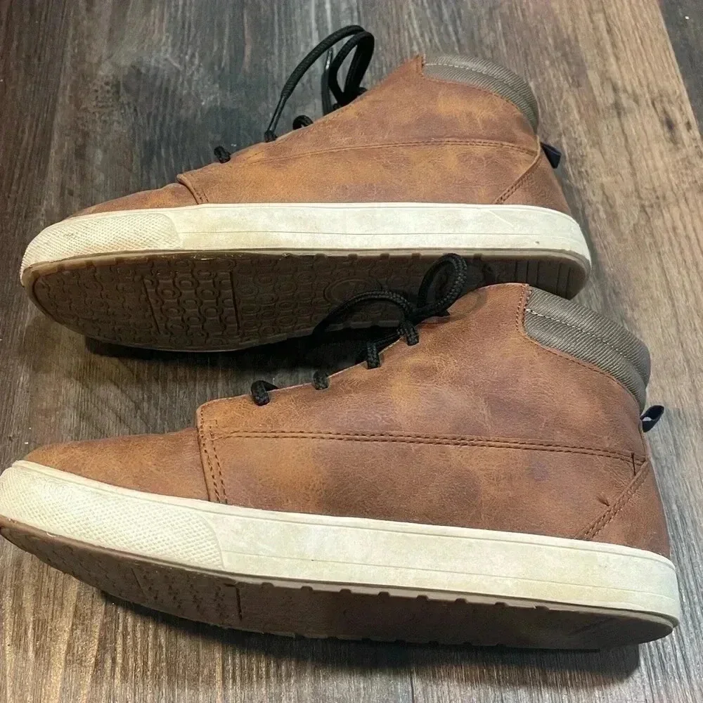 Boys size 5 Wonder Nation lightweight brown high tops GUC